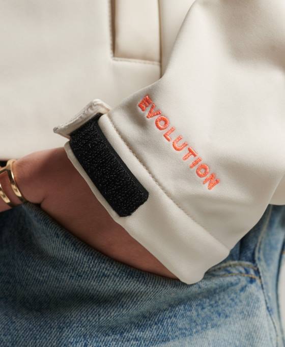 Superdry jachetă softshell cod trekker cu glugă îmbrăcăminte cremă femei JX0Z3515