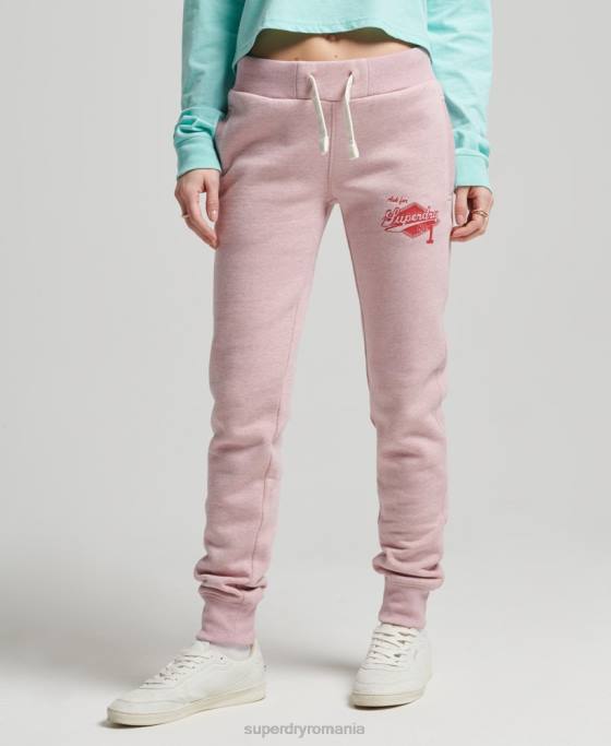 Superdry Joggeri colegiali în stil script vintage îmbrăcăminte roz femei JX0Z6577